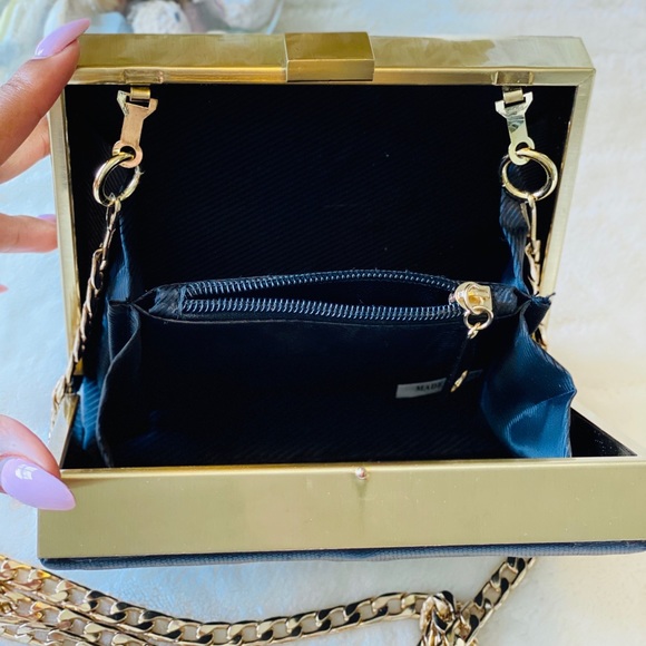 Black & Gold Clutch - Picture 7 of 8